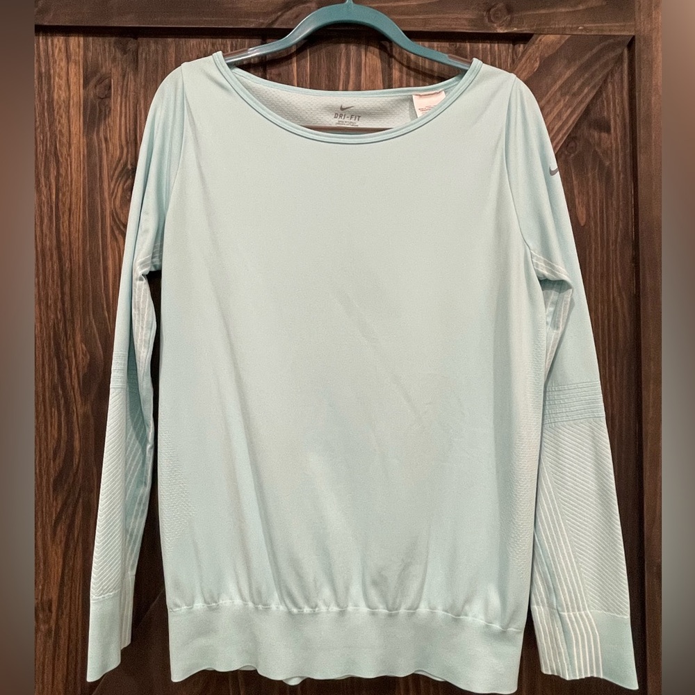 Nike dri-fit top